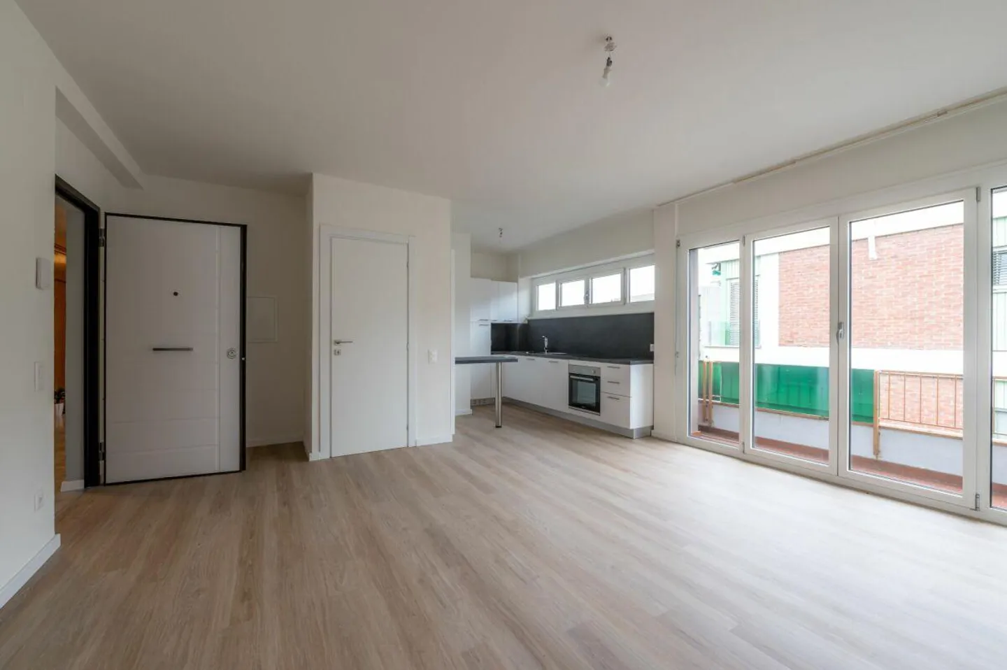 9100, Solatia 1, Lugano, Corso Elvezia, appartamento 155 - Foto 2 di 11