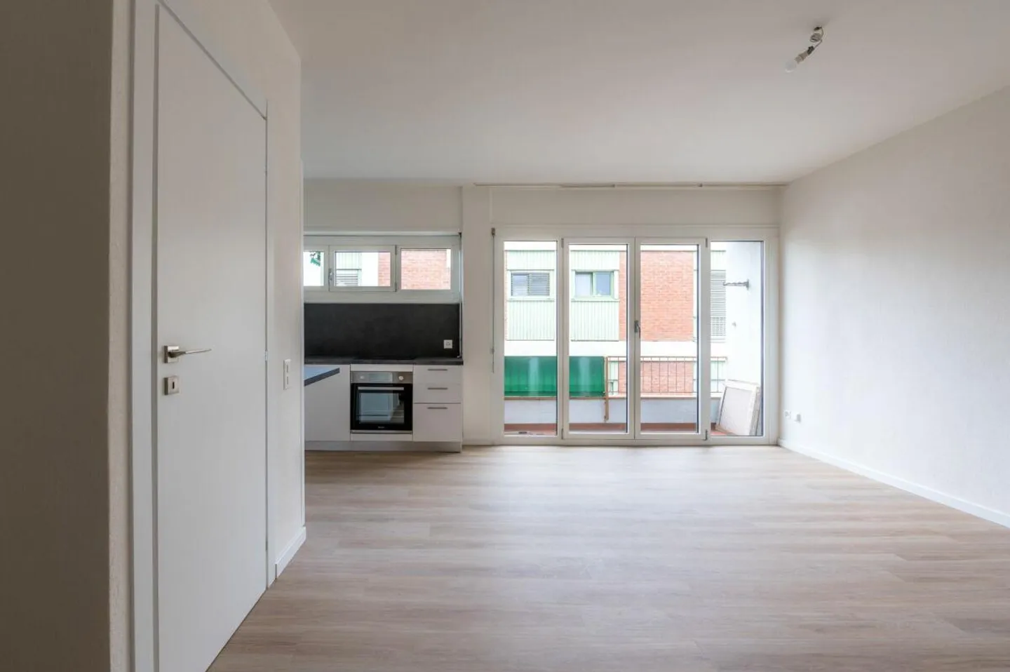 9100, Solatia 1, Lugano, Corso Elvezia, appartamento 155 - Foto 3 di 11