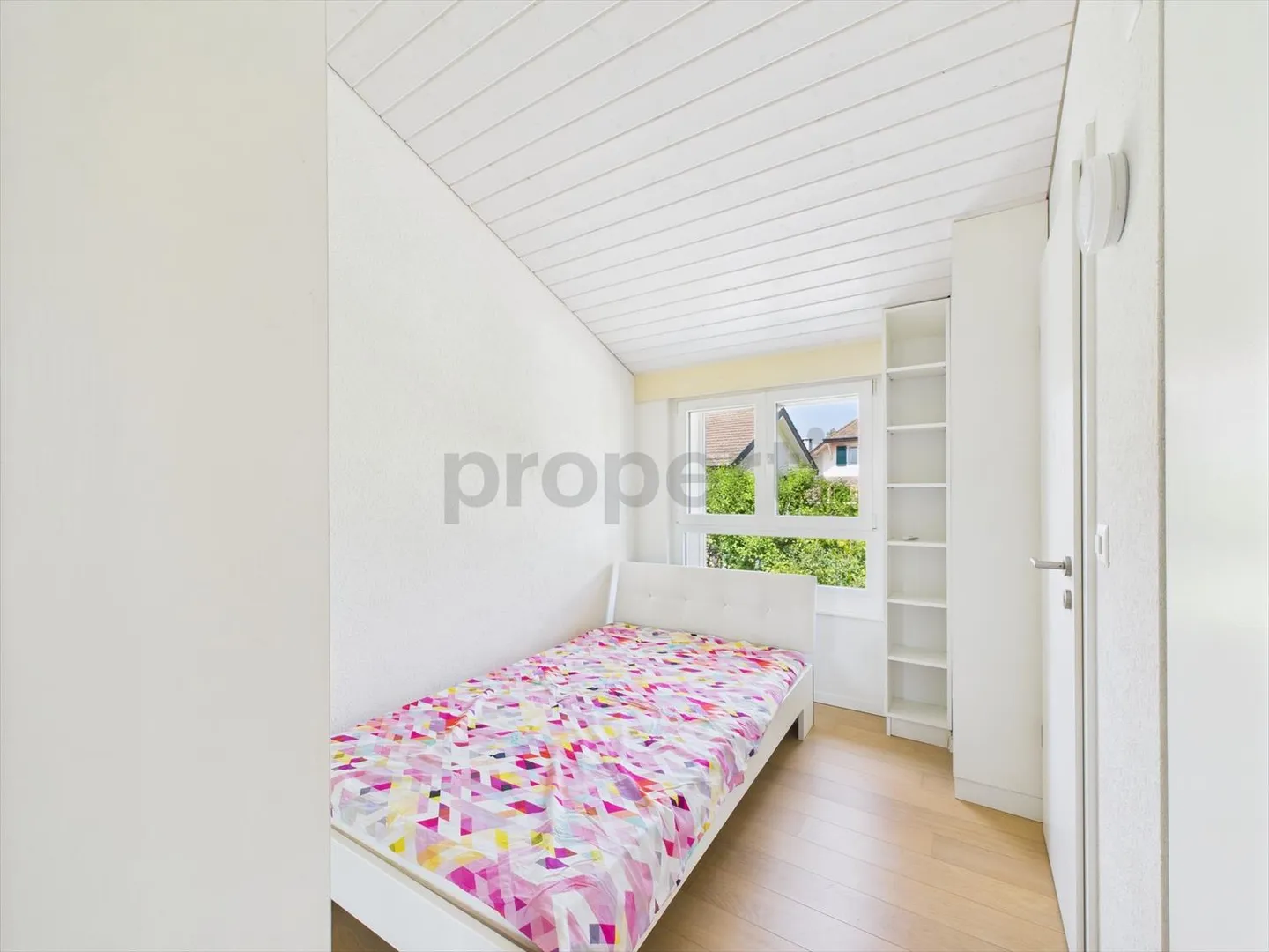 Möblierte Wohnung mit Terrasse nur wenige Schritte von der UN entfernt - Ruhe, Komfort & Dienstleistungen - Foto 7 von 12