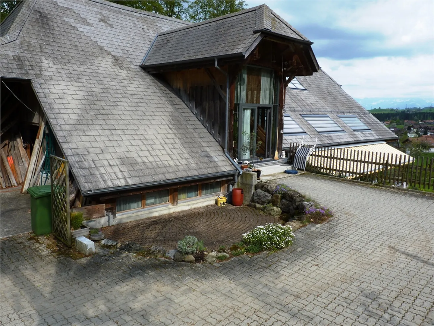 Appartement sous les combles spécial pour les amateurs - Photo 2 sur 9