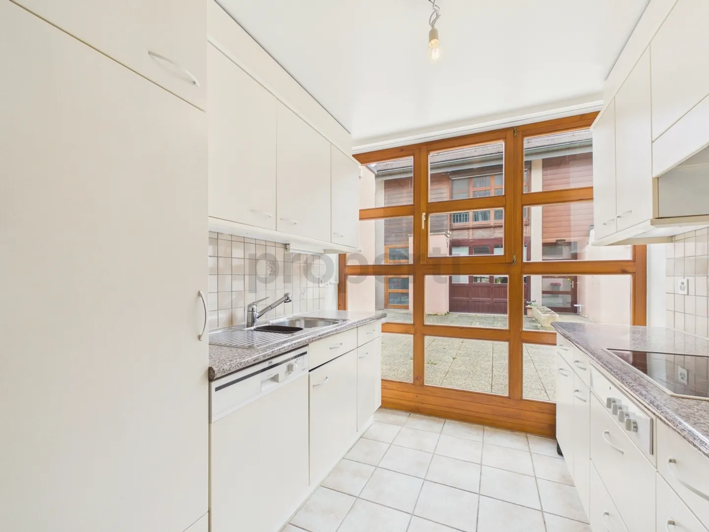 Casa familiare con giardino, a 15 minuti da Losanna - Foto 4 di 13