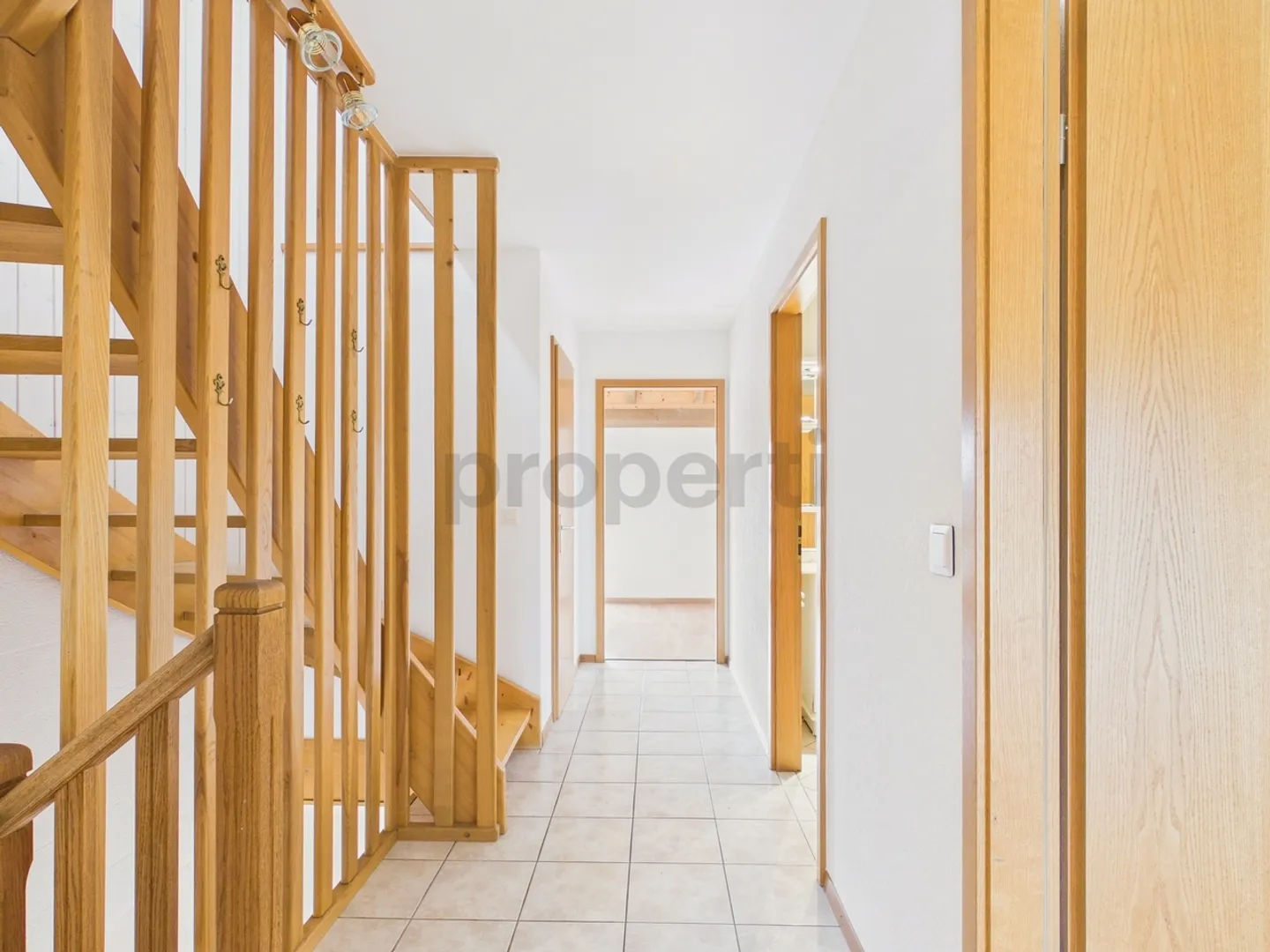 Casa familiare con giardino, a 15 minuti da Losanna - Foto 5 di 13