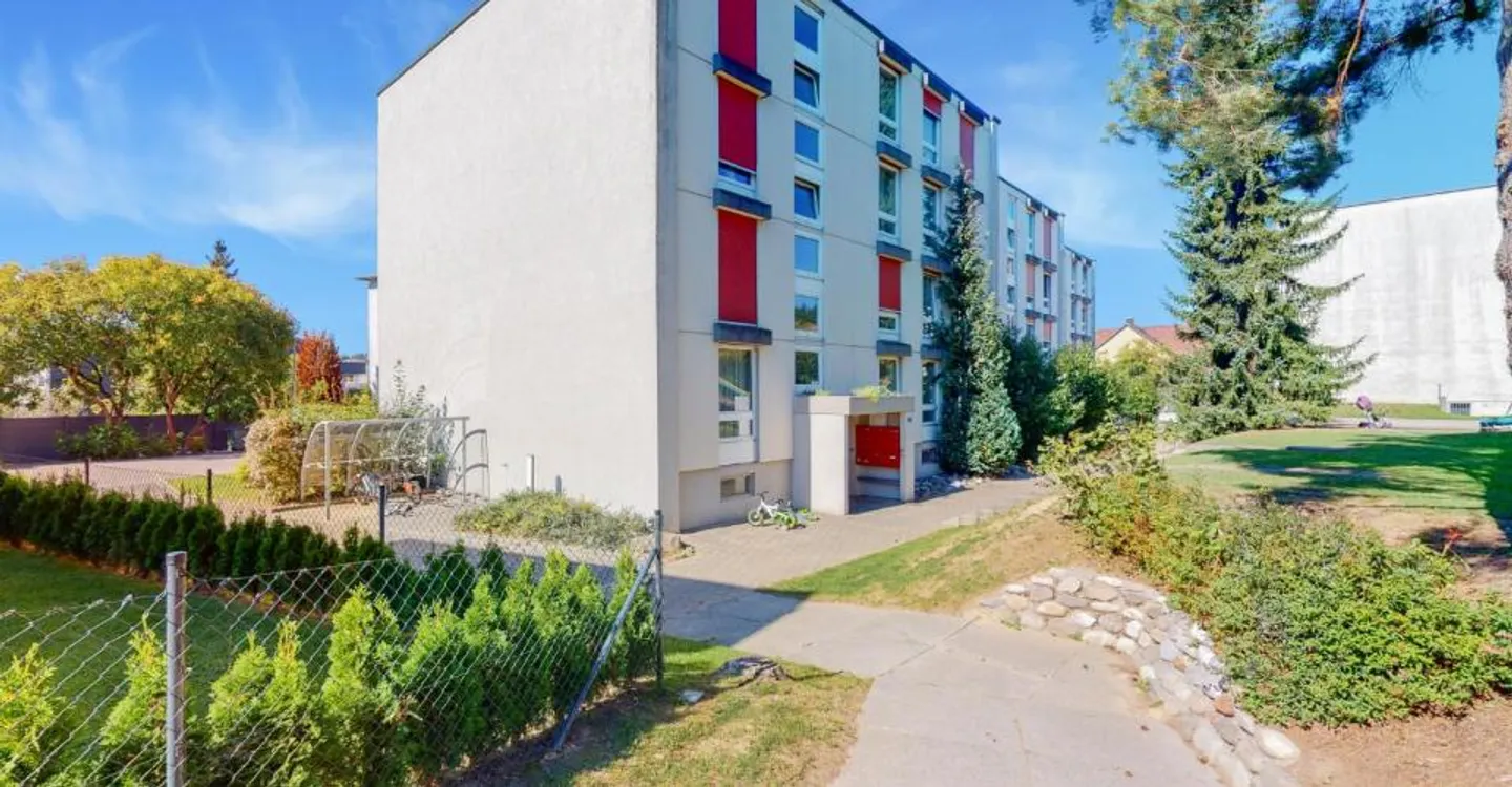 Sicherer Aussenparkplatz - Foto 1 von 2