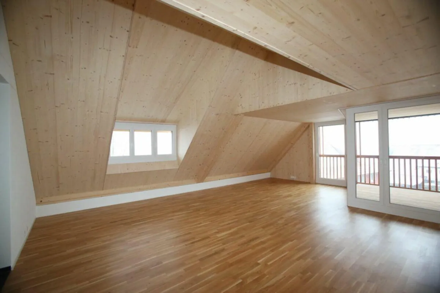 GROSSZÜGIGE MAISONETTEWOHNUNG IN LÄNDLICHER IDYLLE - Photo 12 sur 17