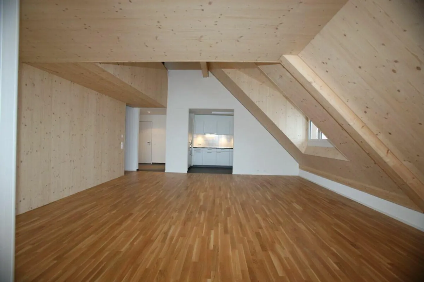 GROSSZÜGIGE MAISONETTEWOHNUNG IN LÄNDLICHER IDYLLE - Photo 14 sur 17