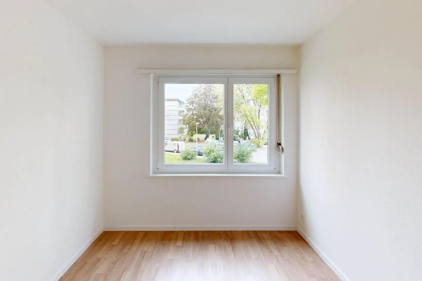 Appartamento luminoso con lavatrice-asciugatrice privata - Foto 10 di 11