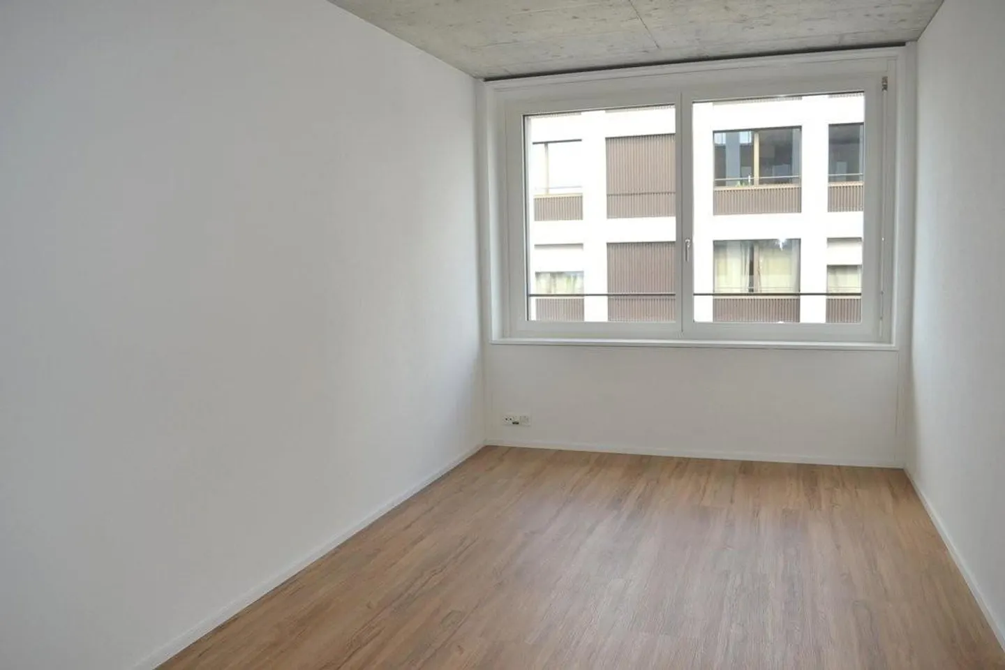 Moderno appartamento 2.5 con enorme terrazza sul tetto condivisa - Foto 5 di 9