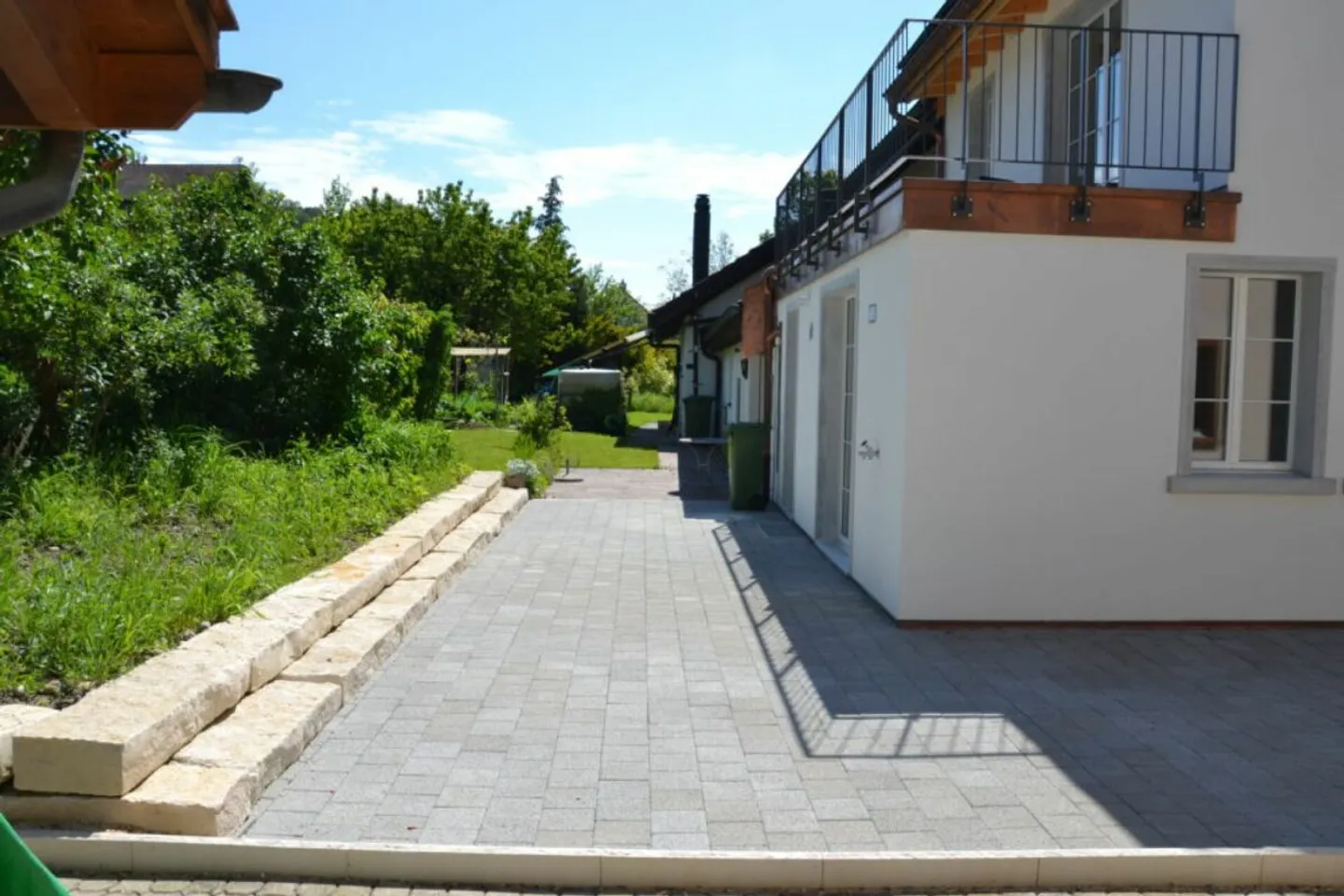 Casa a 3 generazioni, 7 stanze + 2 stanze + giardino. Elegante, moderno, chic ristrutturato, molto luminoso, tutto biologico - oppure: appartamento di 7 stanze e appartamento/bureau Au-pair di 2 stanze - Foto 3 di 15