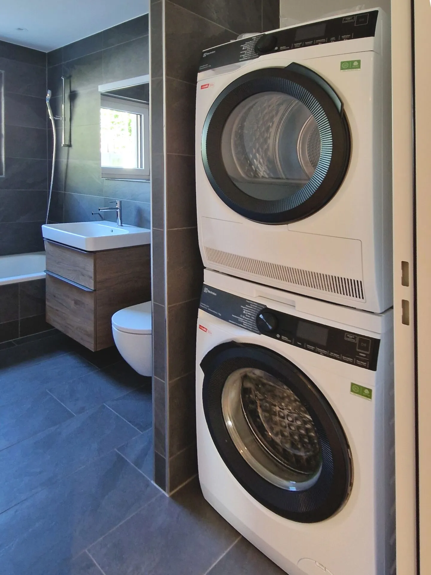 Vie urbaine, vie détendue : appartement de jardin moderne de 4,5 pièces - Photo 10 sur 13