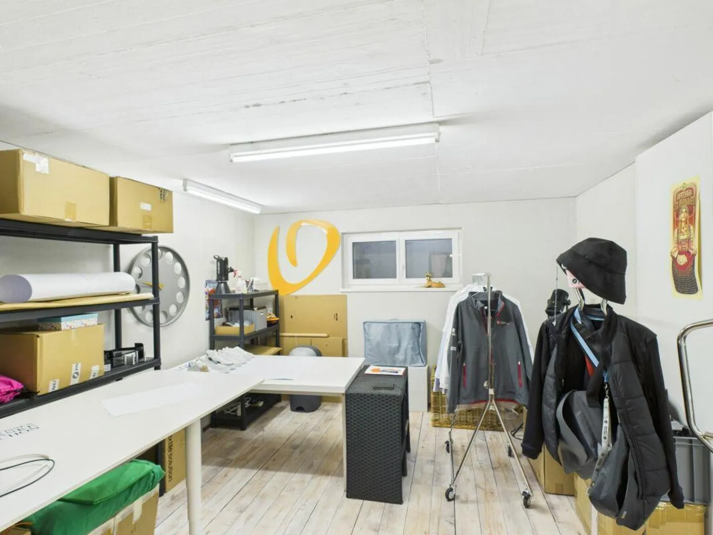 Dream House in the Green Seeks Artist Couple - Photo 21 of 23