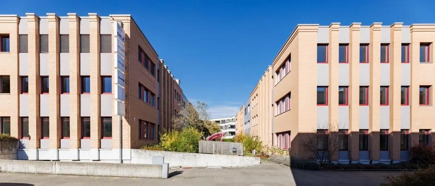 Cerchi uffici in una posizione comoda - Foto 2 di 7