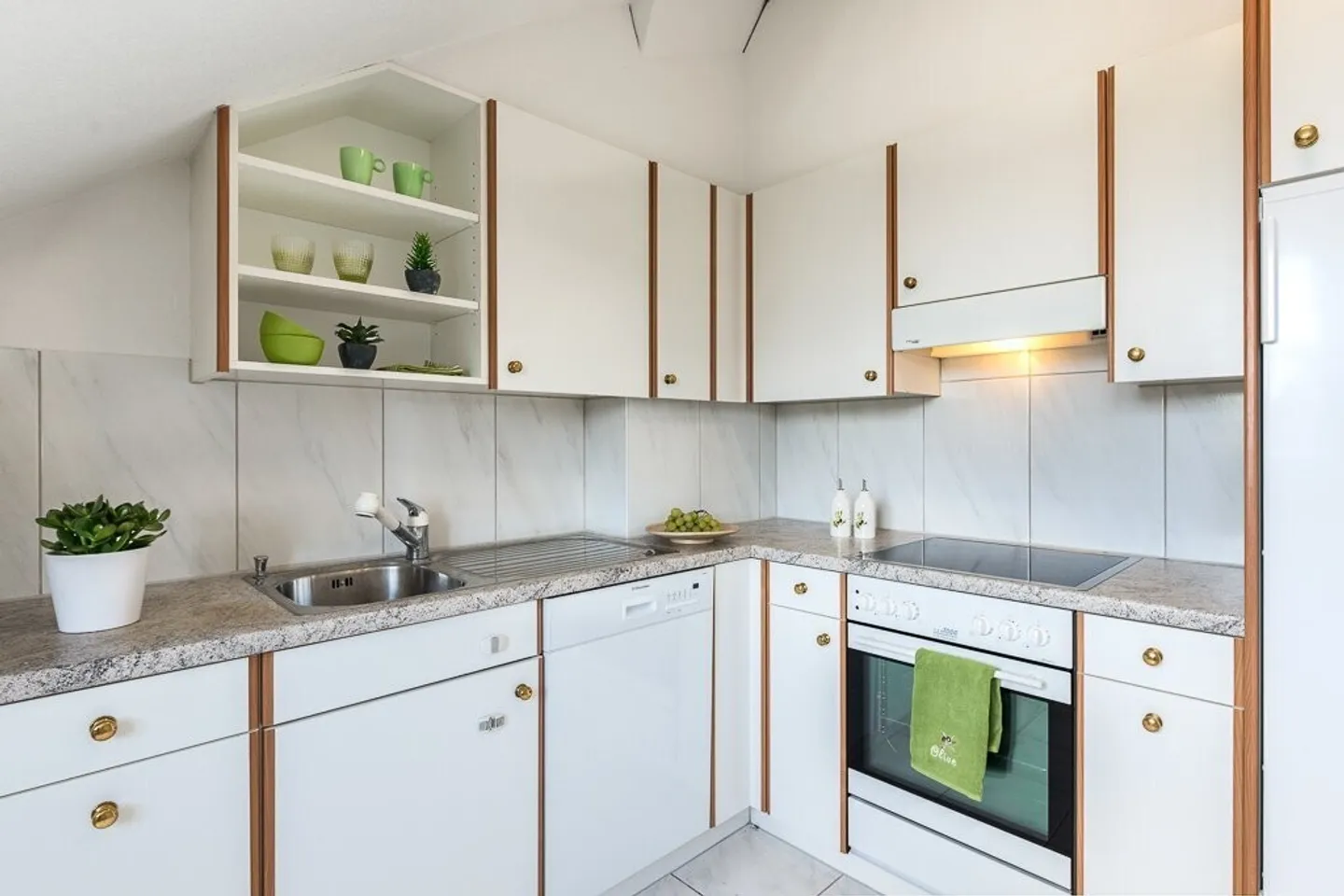 Cozy Attic Apartment for Well-Being - Photo 4 of 6