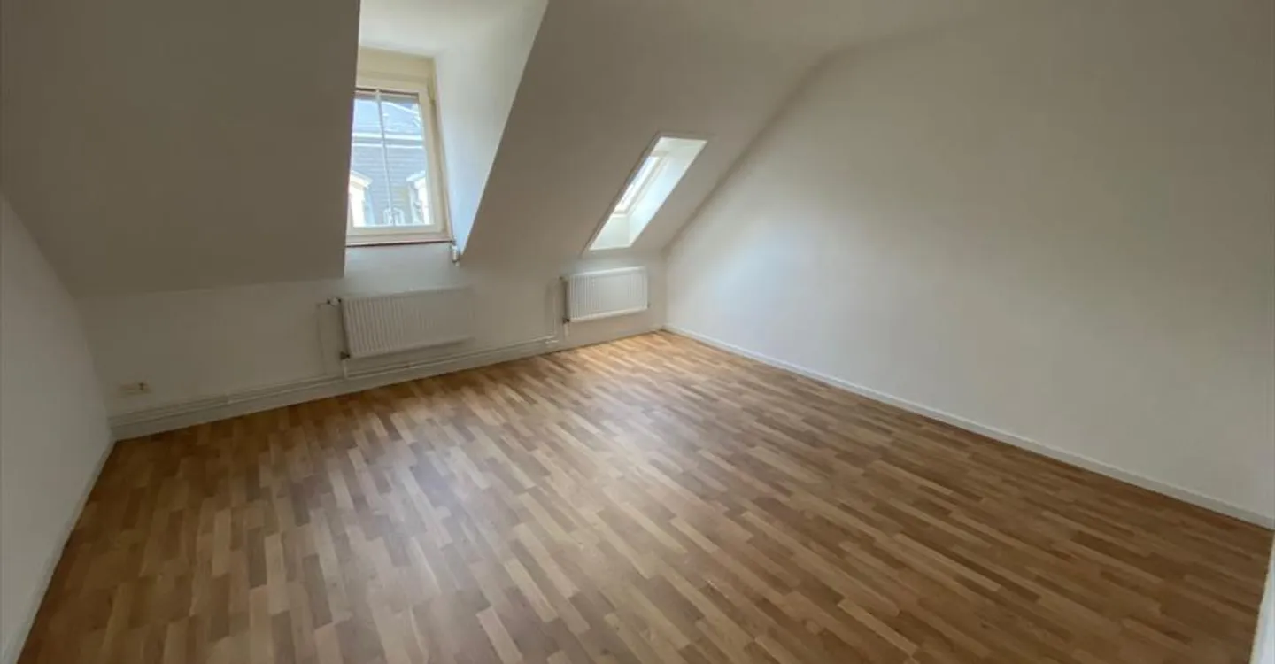 For rent: renovated 3-room apartment - Baptiste-Savoye 45, St-Imier - Photo 1 of 8