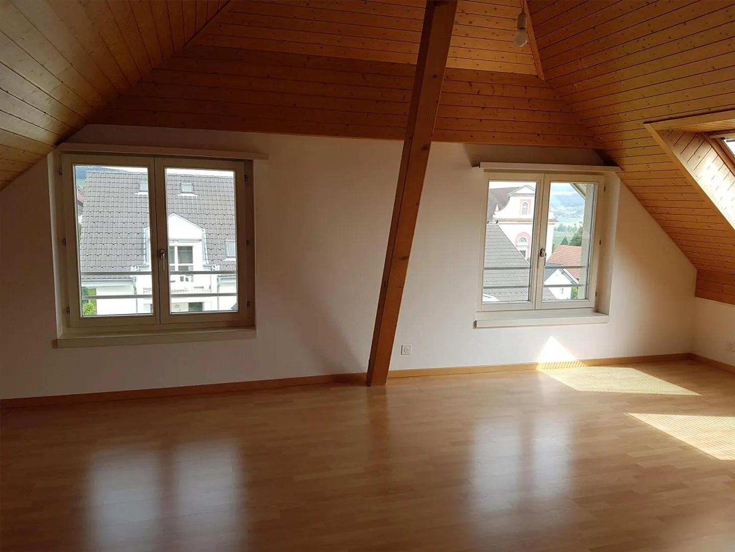Charmante 1½-Zimmer-Dachwohnung - Foto 4 von 5