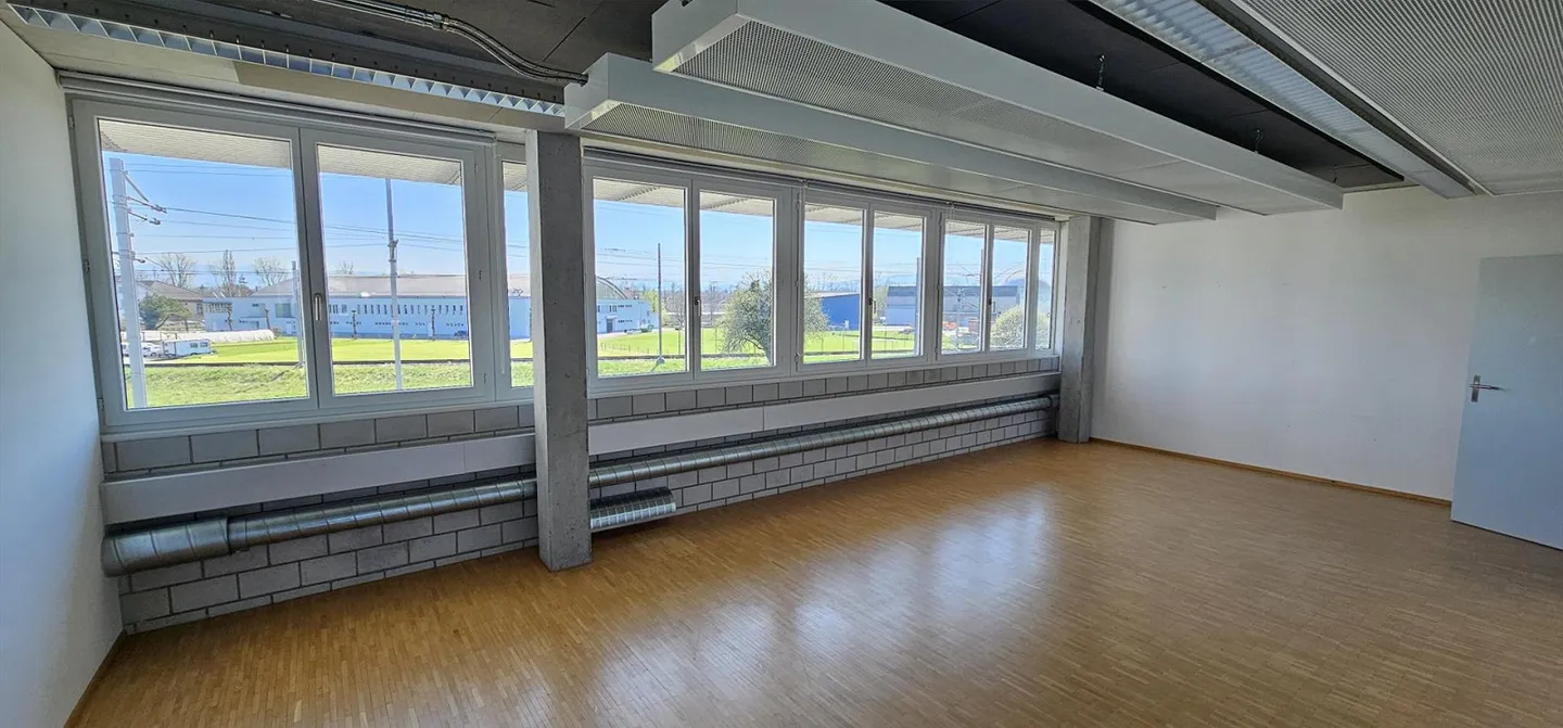 Bureaux lumineux avec vue imprenable sur les montagnes – Votre nouveau lieu de travail ! - Photo 3 sur 11