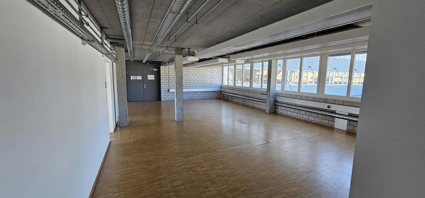 Bureaux lumineux avec vue imprenable sur les montagnes – Votre nouveau lieu de travail ! - Photo 4 sur 11