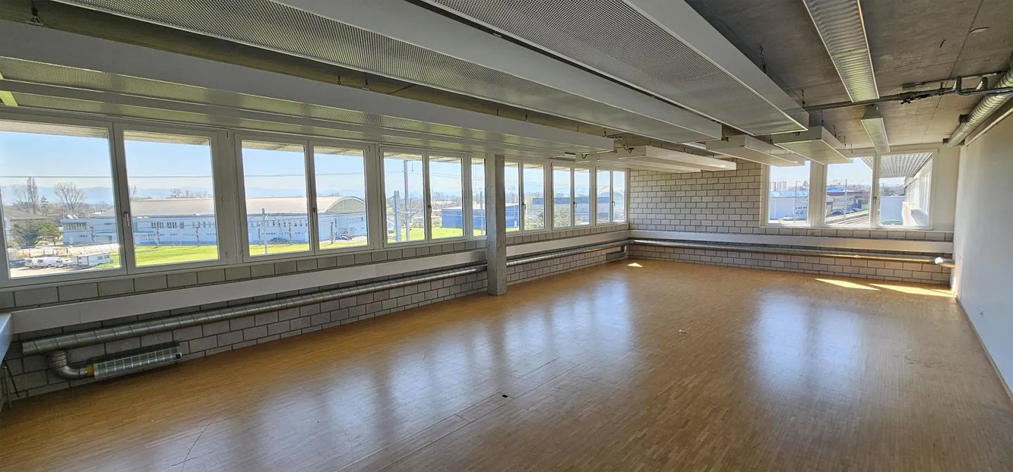 Bureaux lumineux avec vue imprenable sur les montagnes – Votre nouveau lieu de travail ! - Photo 8 sur 11