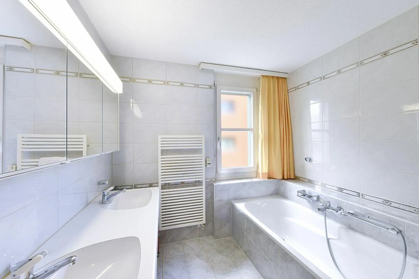 Well-maintained 4.5 room apartment in the center of Uster - Photo 10 of 16