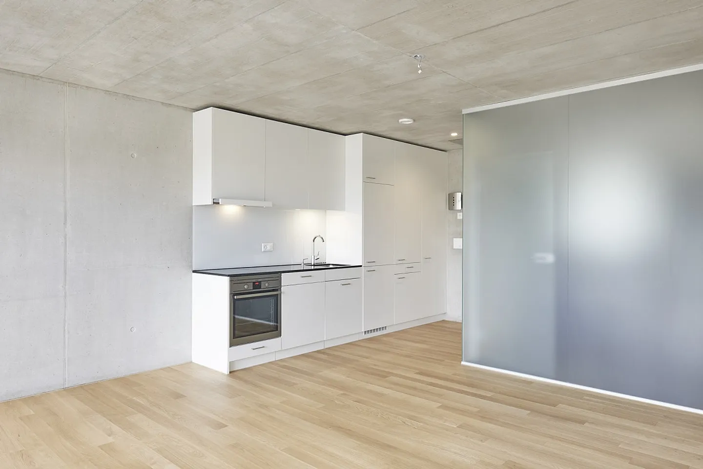 Appartamento soleggiato di 1,5 stanze con terrazza - Foto 1 di 13