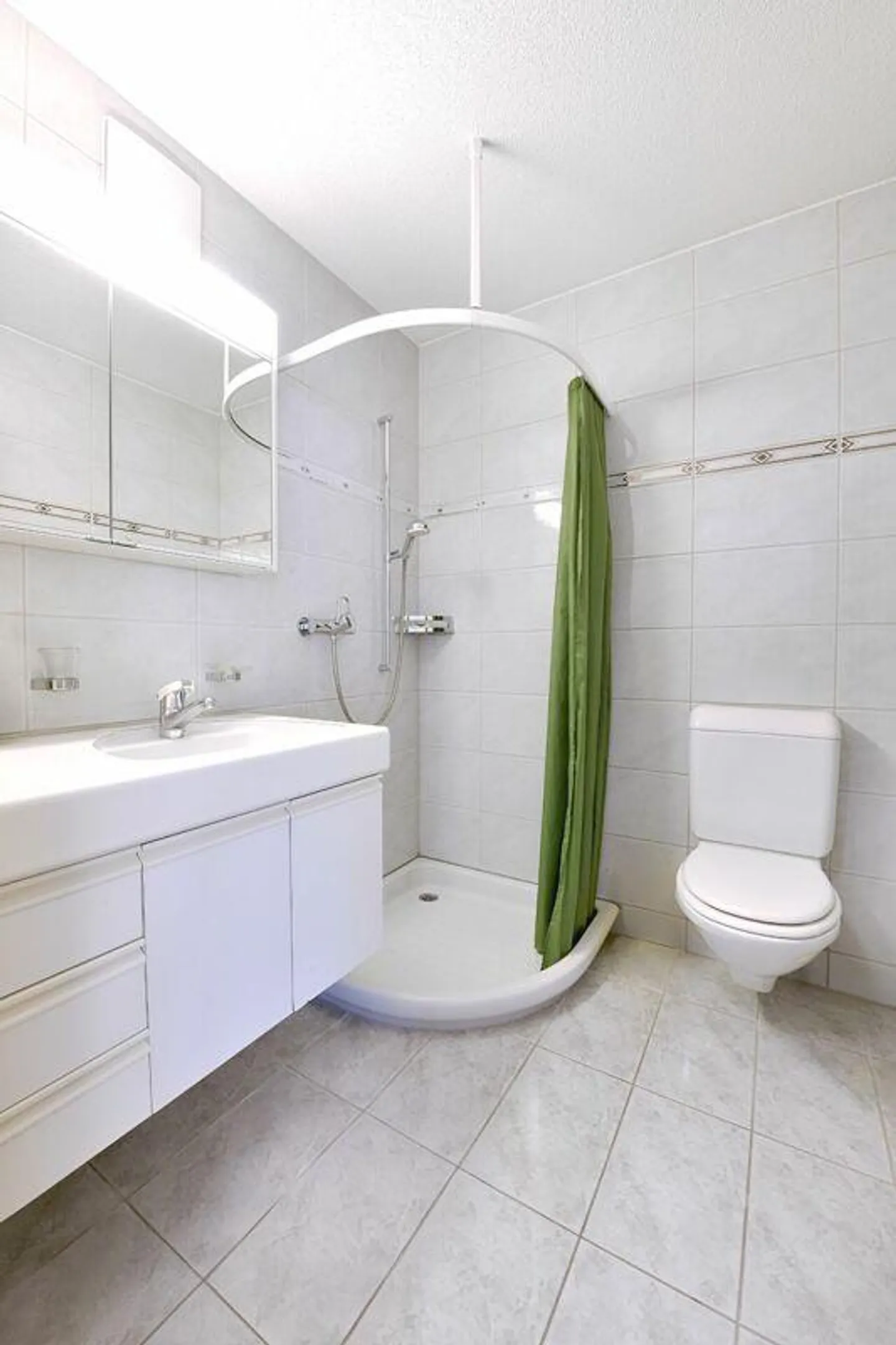 Well-maintained 4.5 room apartment in the center of Uster - Photo 11 of 16