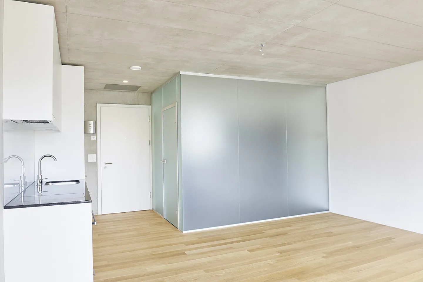 Appartamento soleggiato di 1,5 stanze con terrazza - Foto 9 di 13