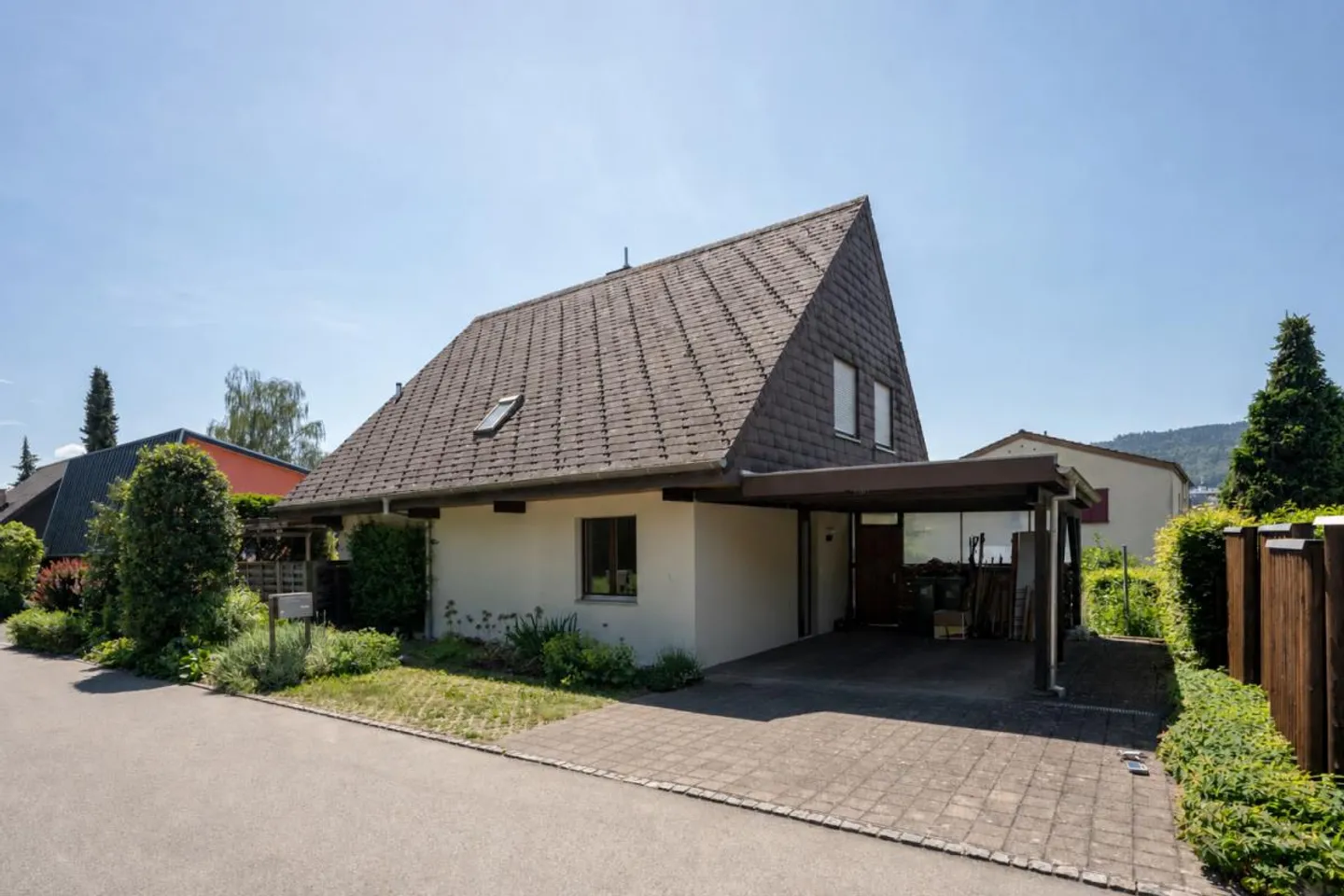 Incantevole casa unifamiliare di 5,5 stanze con giardino idilliaco e molta privacy - Foto 1 di 16