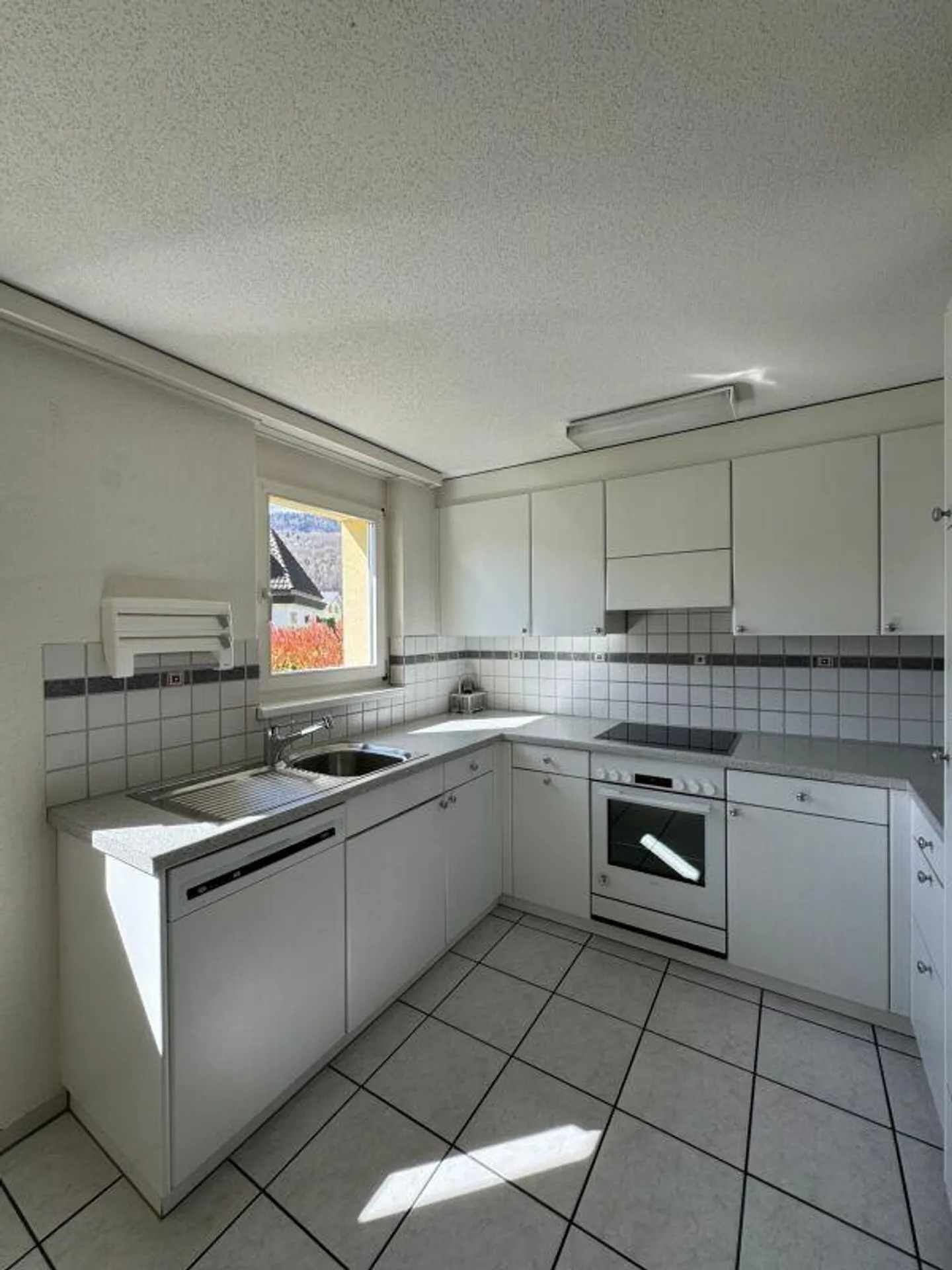 4.5-room apartment with cozy garden seating area - Photo 3 of 13