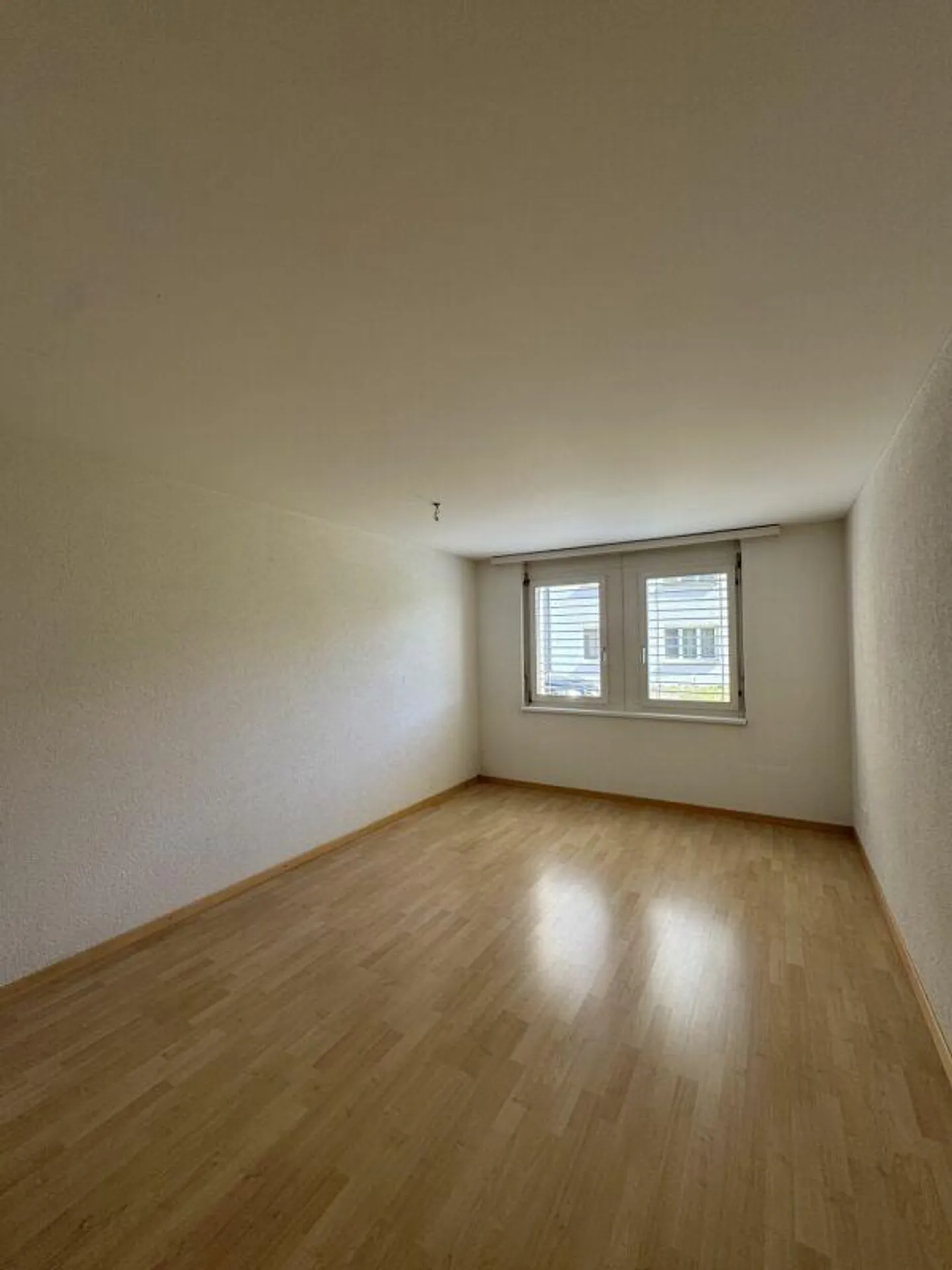4.5-room apartment with cozy garden seating area - Photo 8 of 13