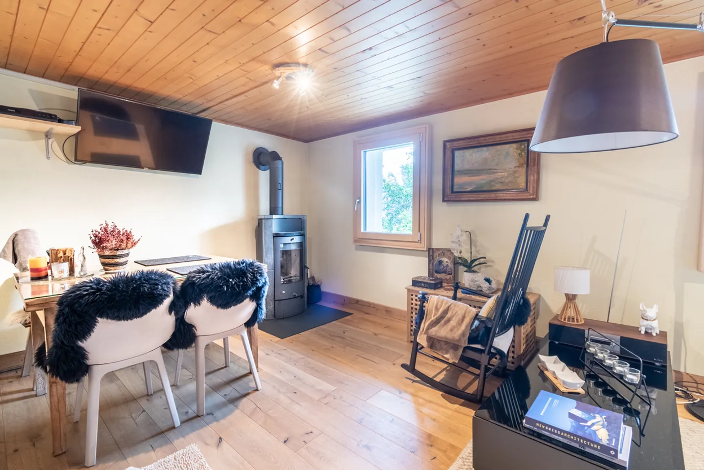 Wunderschönes renoviertes Chalet auf einem Grundstück von 3'932 m2 - Foto 6 von 12