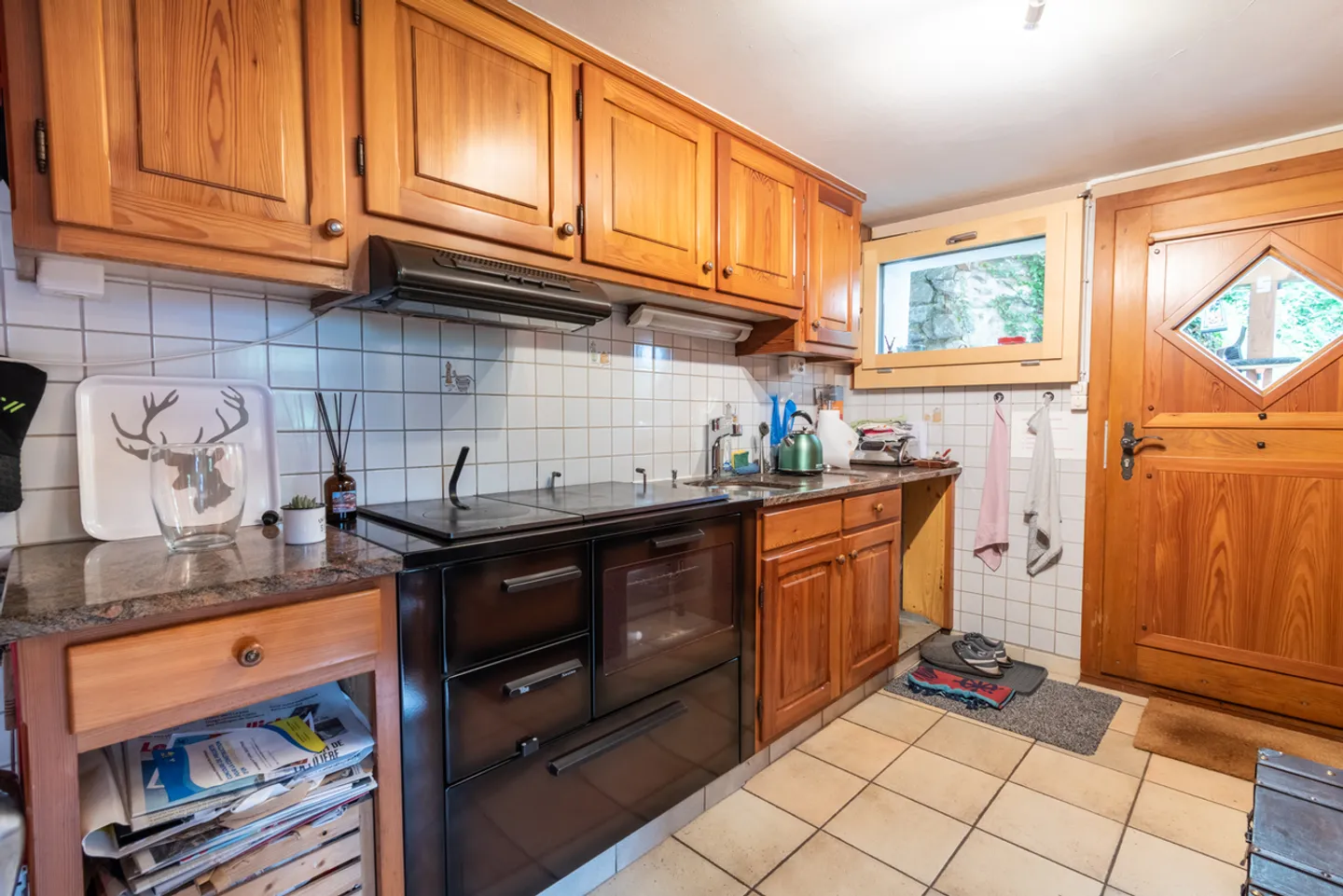 Wunderschönes renoviertes Chalet auf einem Grundstück von 3'932 m2 - Foto 8 von 12