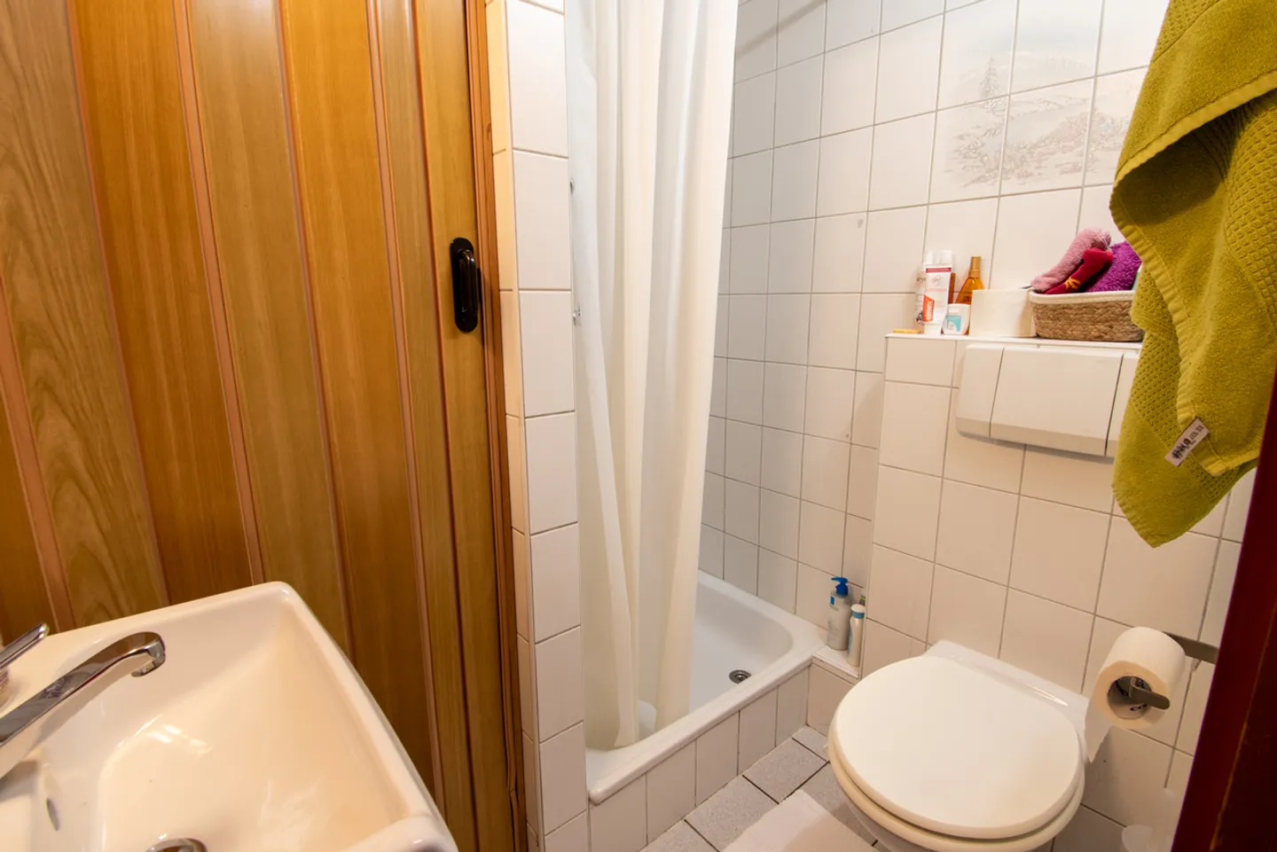 Wunderschönes renoviertes Chalet auf einem Grundstück von 3'932 m2 - Foto 9 von 12