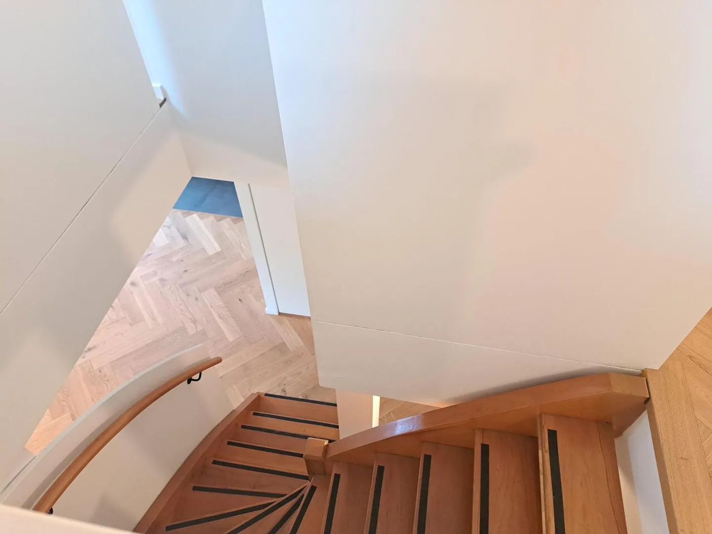 Duplex rénové 4,5 pièces centre-ville 115 m2 avec terrasse sur le toit - Photo 13 sur 13