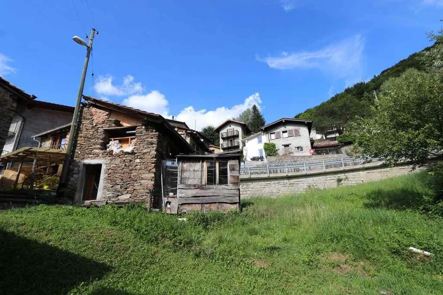 3 Rustic Houses to Renovate with Large Surroundings and View - Photo 5 of 13