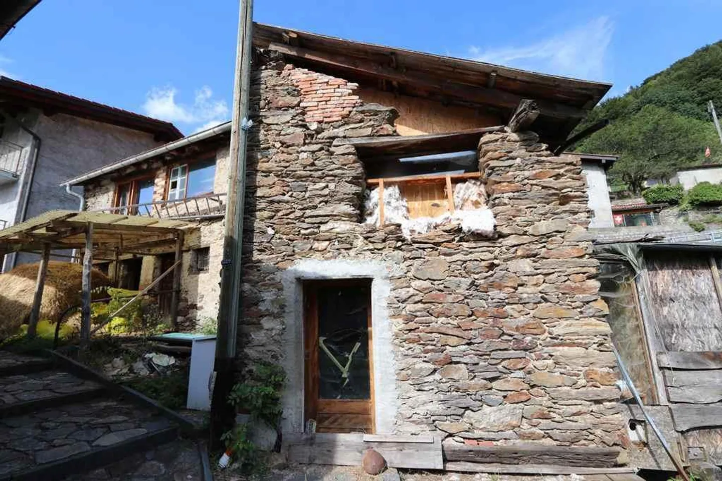 3 Rustic Houses to Renovate with Large Surroundings and View - Photo 8 of 13