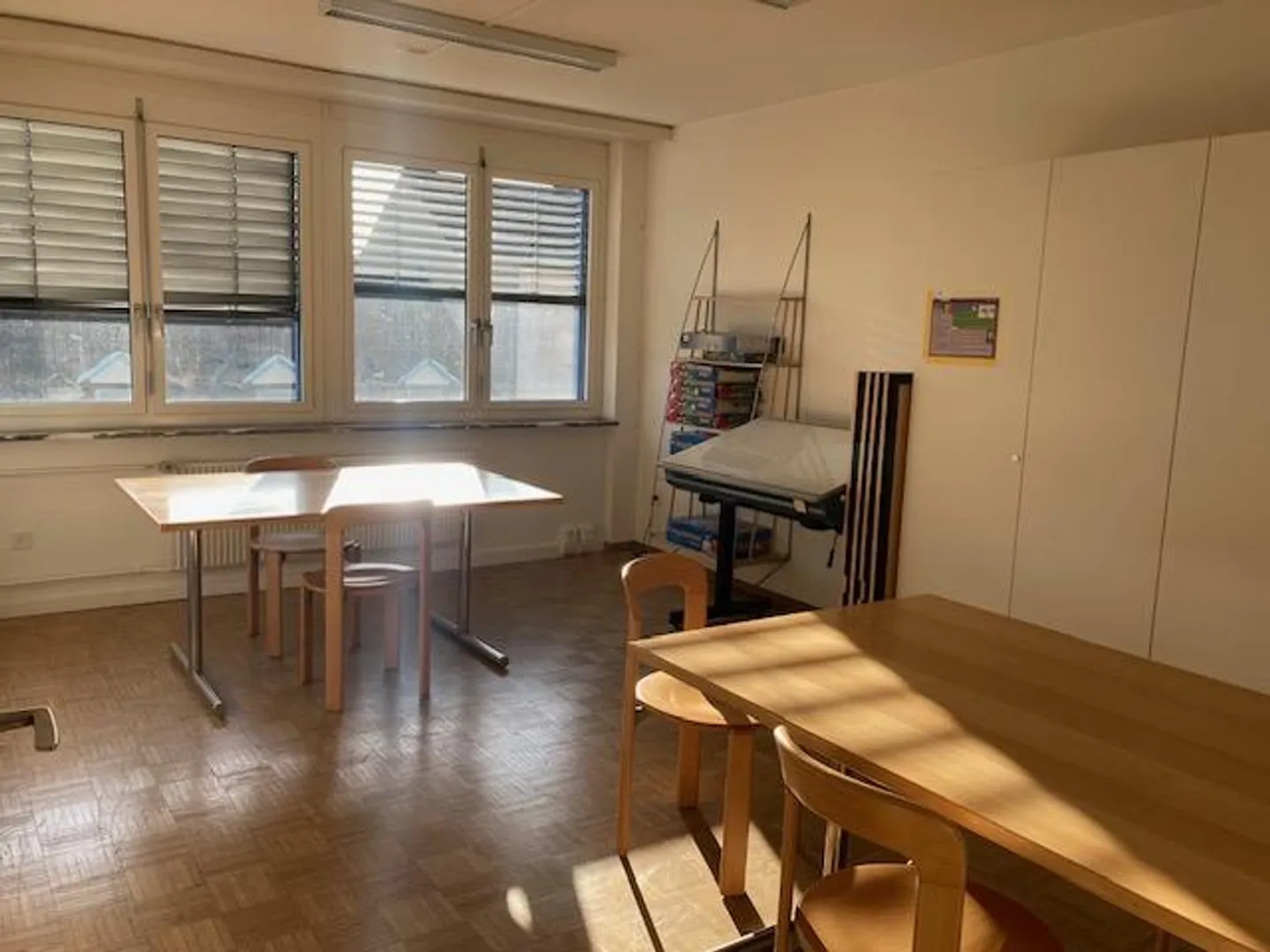 6-Room Office Spaces on Hegenheimerstrasse - Photo 4 of 12