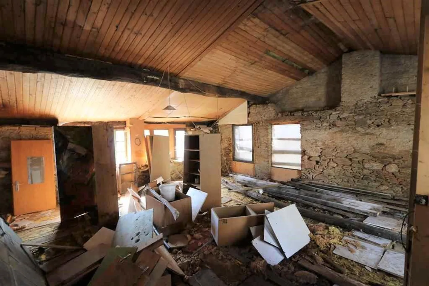 3 Rustic Houses to Renovate with Large Surroundings and View - Photo 11 of 13