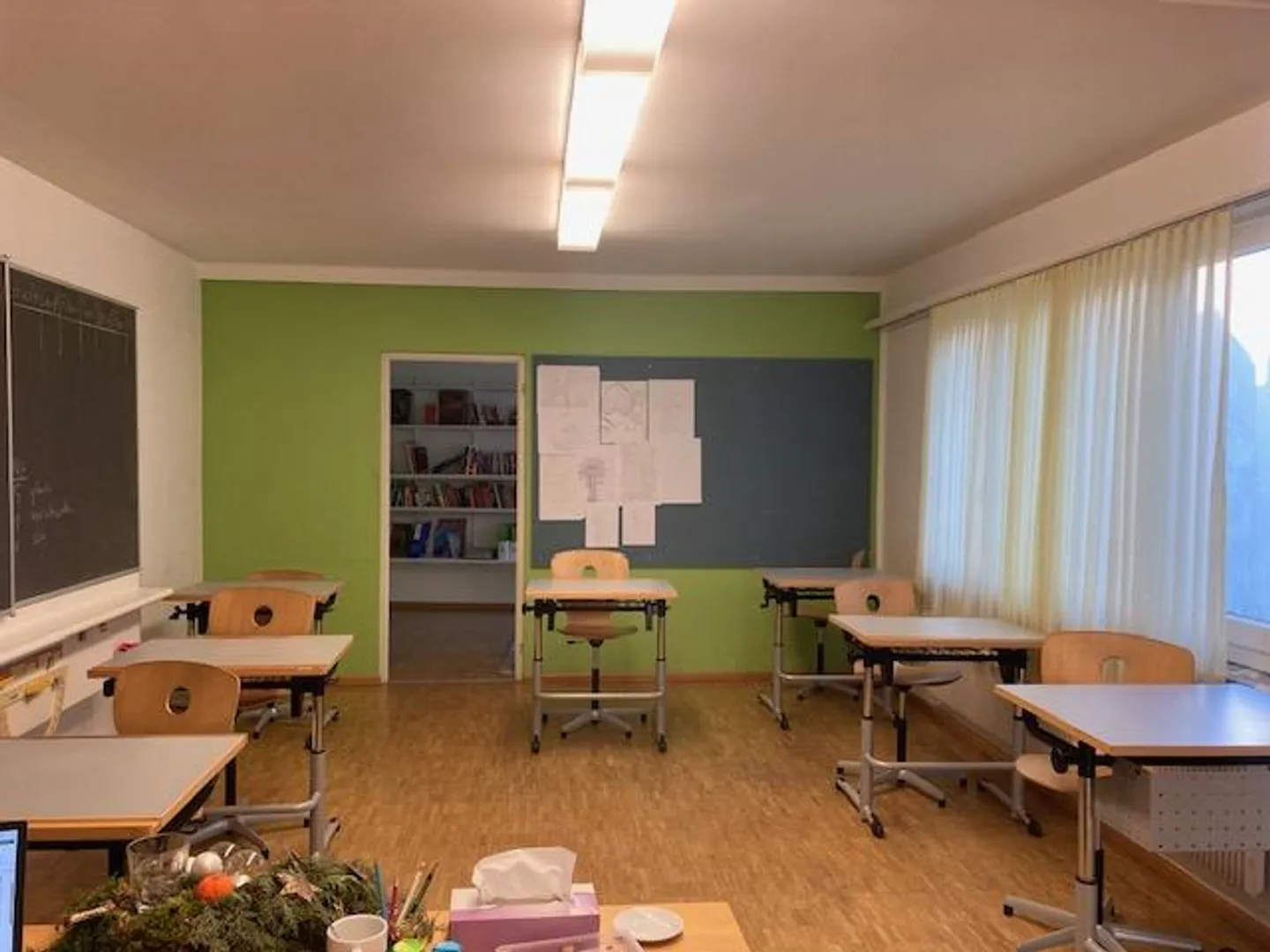 6-Room Office Spaces on Hegenheimerstrasse - Photo 5 of 12