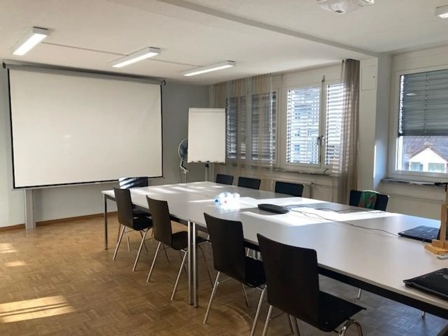 6-Room Office Spaces on Hegenheimerstrasse - Photo 6 of 12