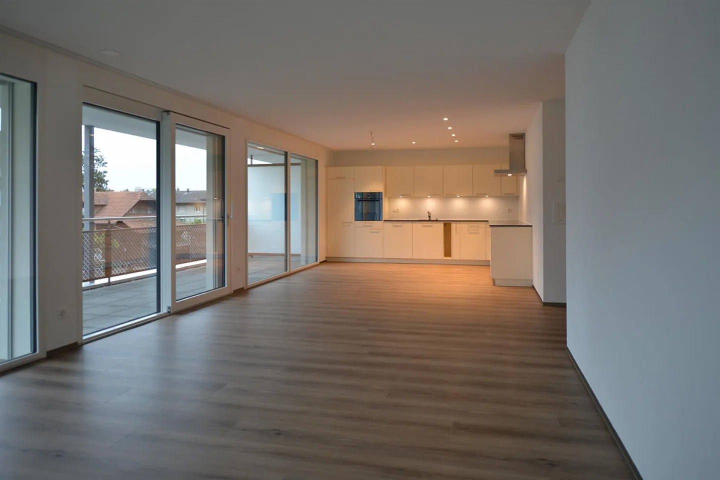 Vivere moderno con vista Stockhorn – Appartamento centrale di 4,5 stanze - Foto 7 di 18