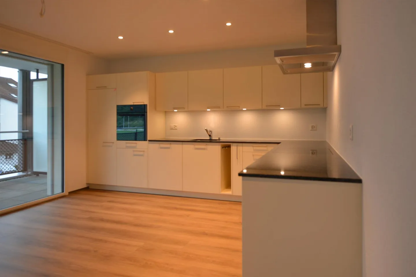 Vivere moderno con vista Stockhorn – Appartamento centrale di 4,5 stanze - Foto 8 di 18