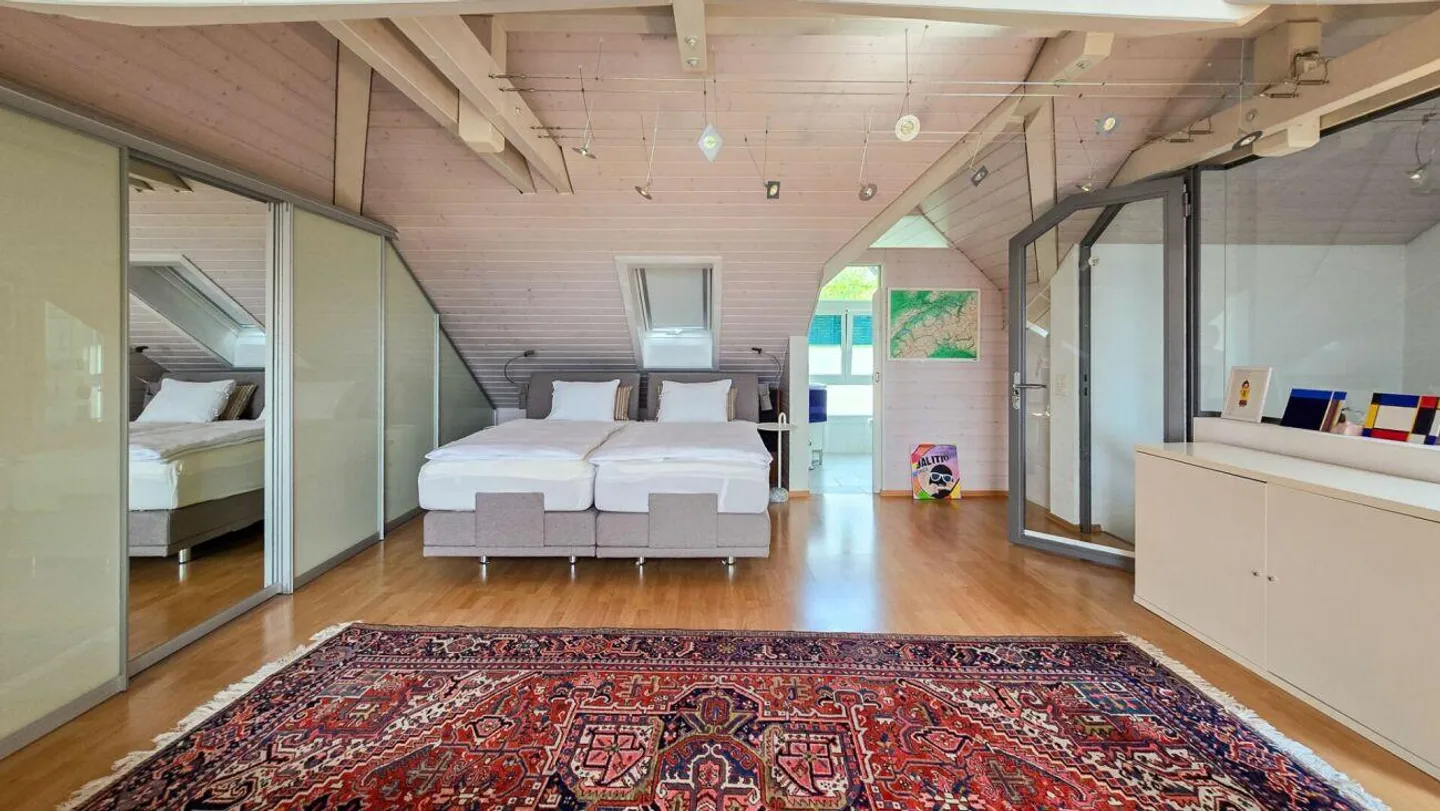 Grosszügige 5.5 Zimmer-Doppeleinfamilienhaus-Hälfte mit Weitsicht - Foto 9 von 12