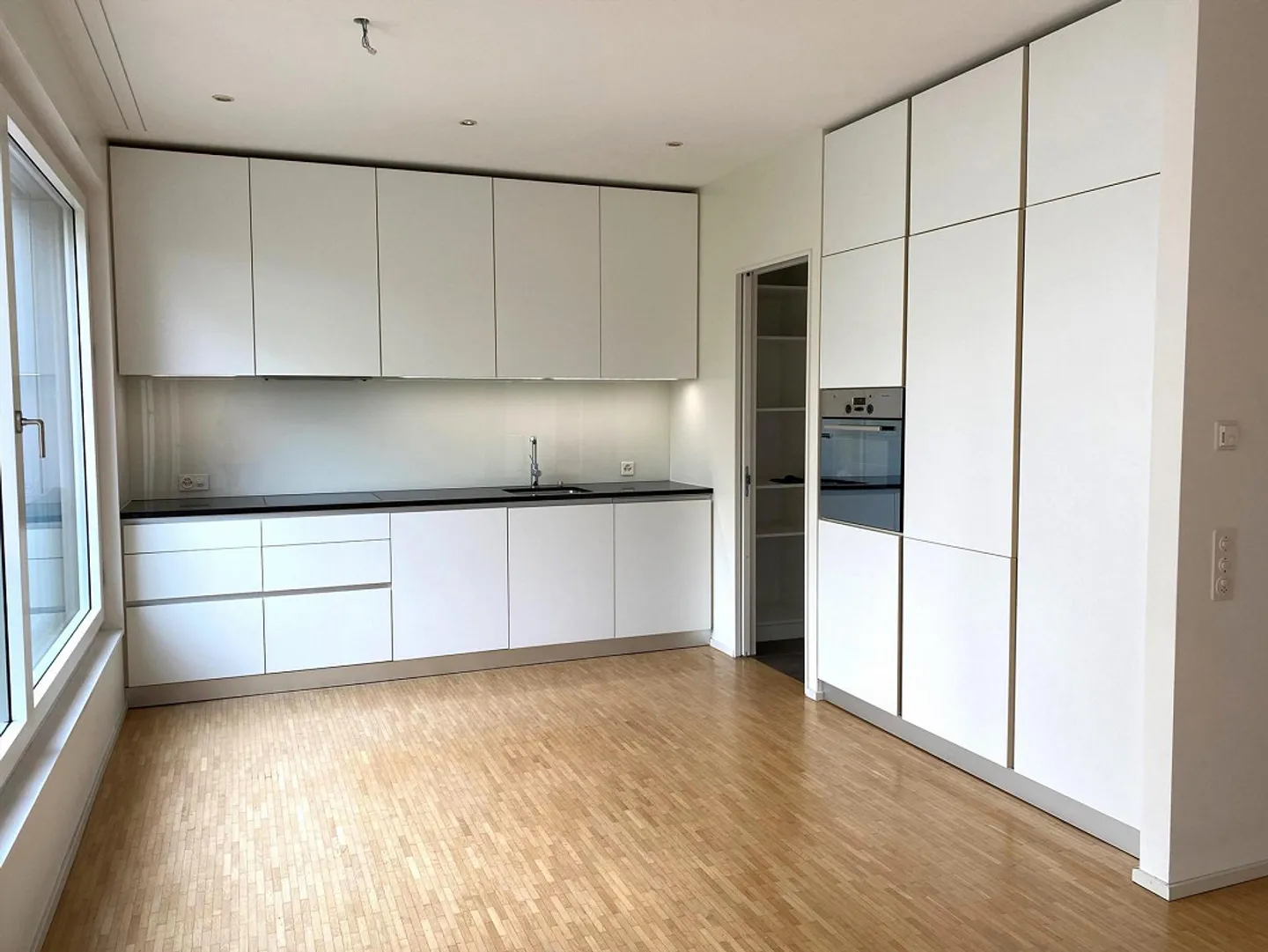 Modern Apartment Near SBB Train Station - Photo 2 of 12