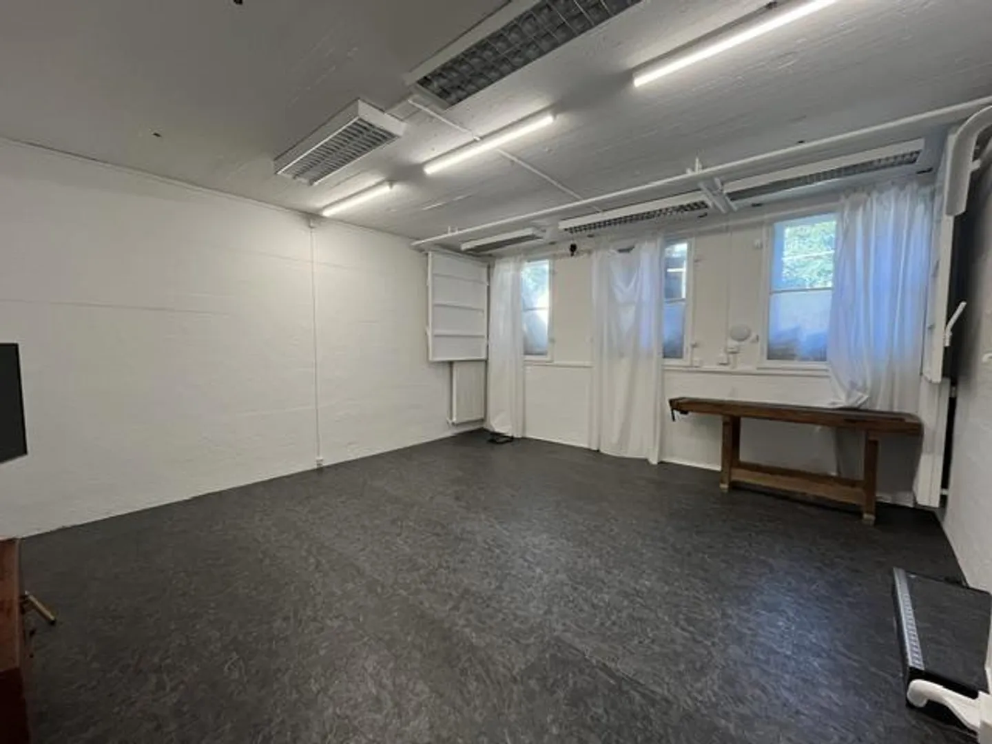 Ufficio nel seminterrato in Badenerstrasse 665 8048 Zurigo - Foto 1 di 2