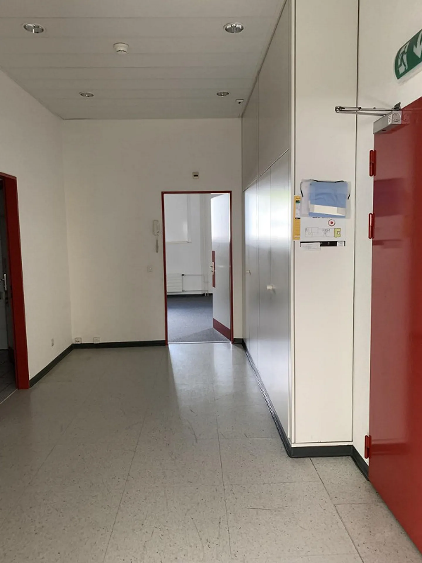 Montreux, a 2 minuti dalla stazione ferroviaria - Uffici - contratto di locazione a termine - Foto 3 di 10