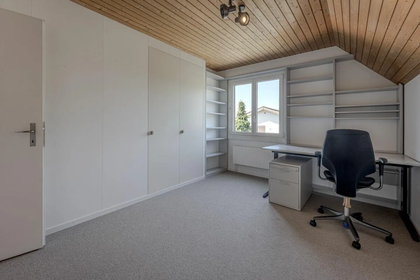 Incantevole casa unifamiliare di 5,5 stanze con giardino idilliaco e molta privacy - Foto 10 di 16
