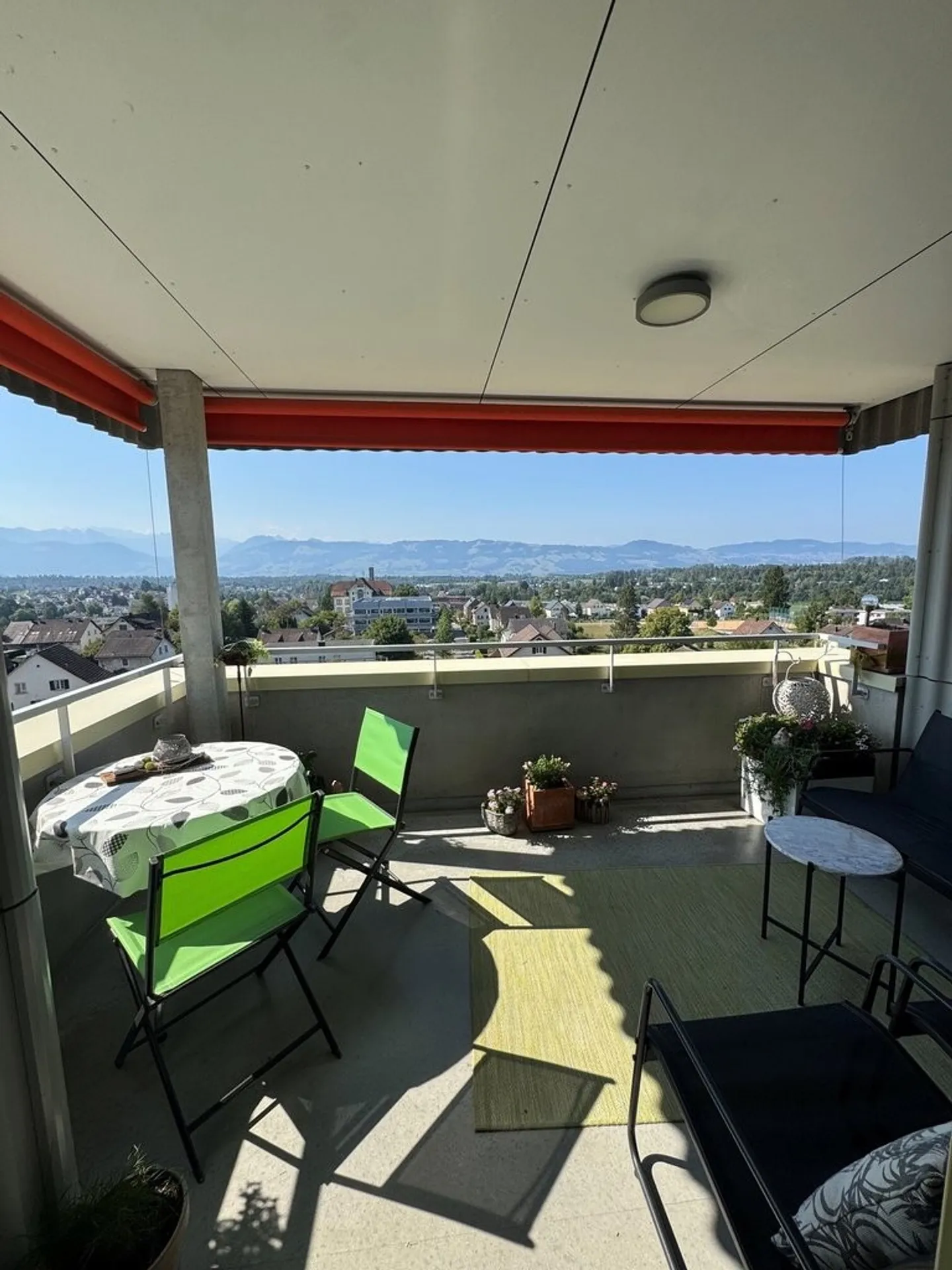 Charming 3-room apartment with panoramic view in the countryside for rent - Photo 9 of 10