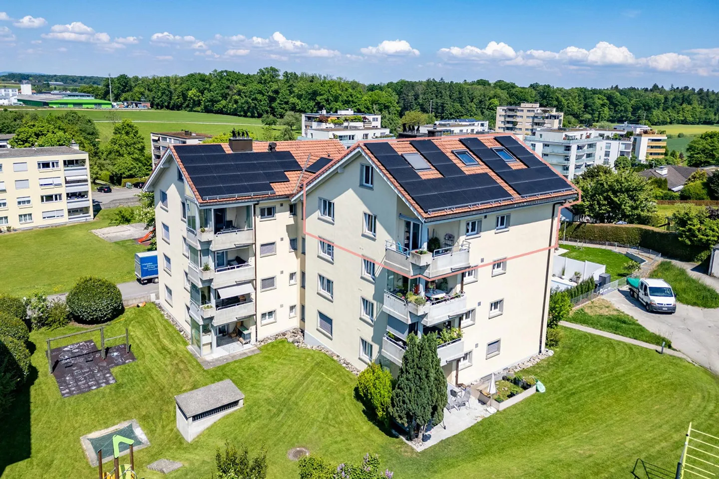 Maisonette con molto spazio e balconi baciati dal sole - Foto 4 di 21