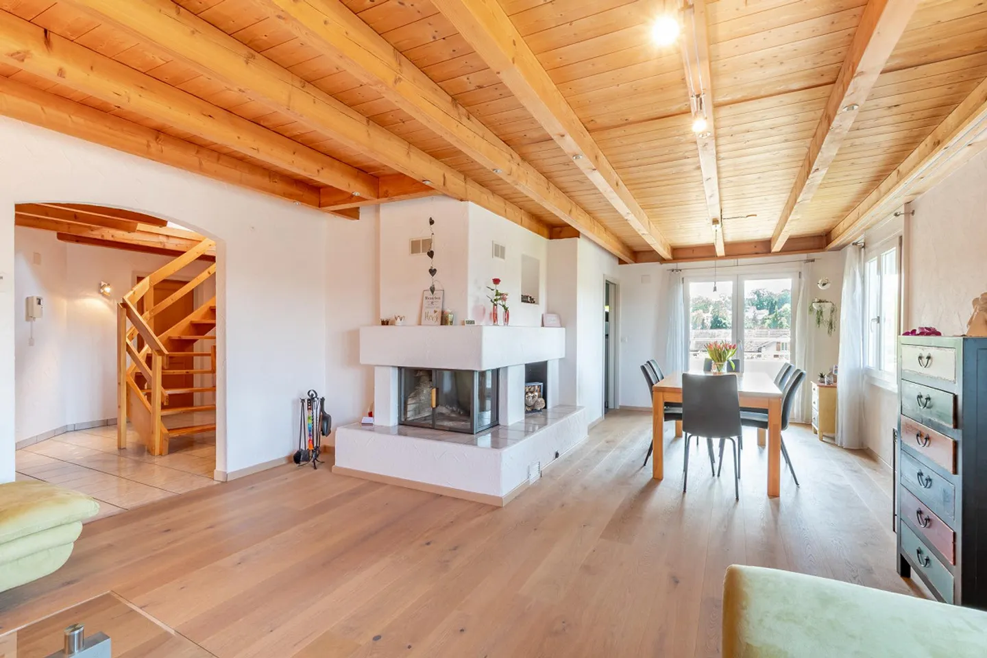 Maisonette con molto spazio e balconi baciati dal sole - Foto 8 di 21