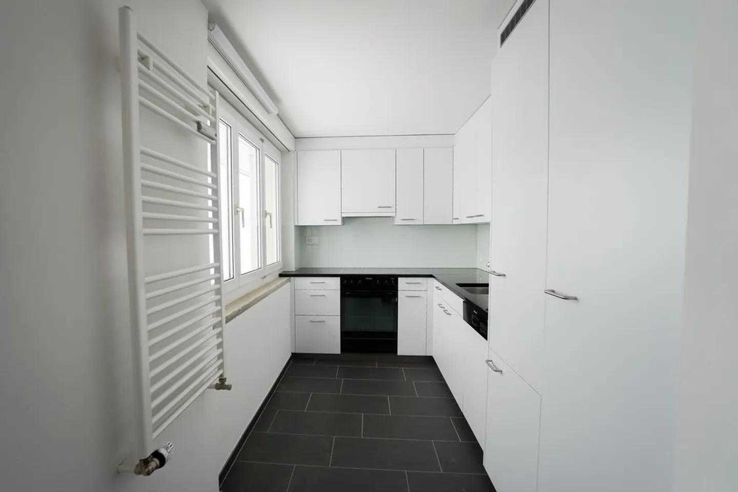 Charmante Wohnung mit Cheminée - Foto 2 von 10