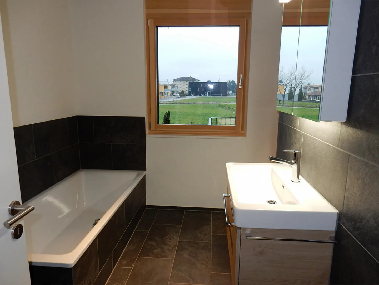 3 Zimmer Parterrewohnung 95m2 an bevorzugter Lage mit Weitsicht - Photo 4 sur 11